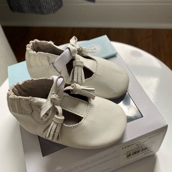 Robeez Soft Sole Shoes, Size 0-6 Months, in style Meghan - Picture 1 of 2
